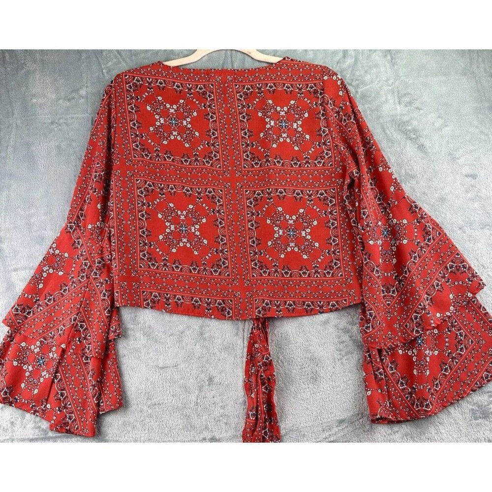 ALTAR’D STATE Mackenzie Bandana Print Blouse‎ Women’s Sz M Red Tie Belle Sleeve - Picture 2 of 12